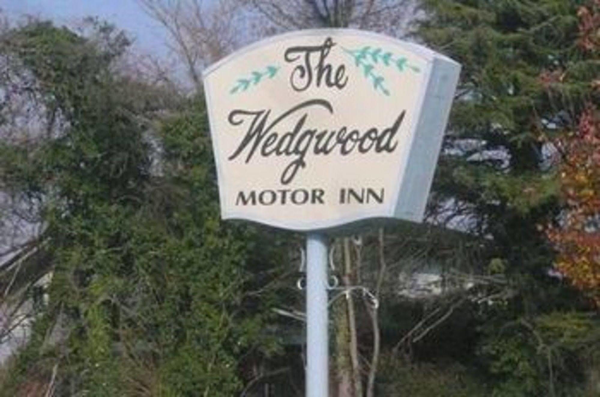 Wedgewood Motor Inn Blackstone Exterior photo